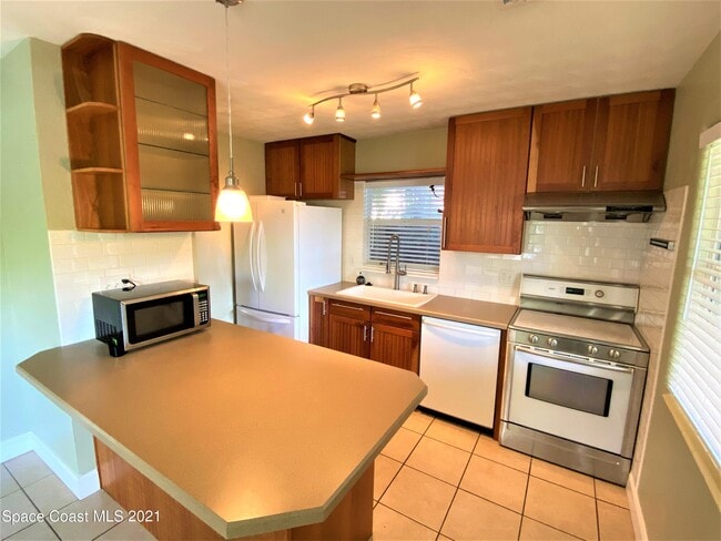 Building Photo - 208 Johnson Ave