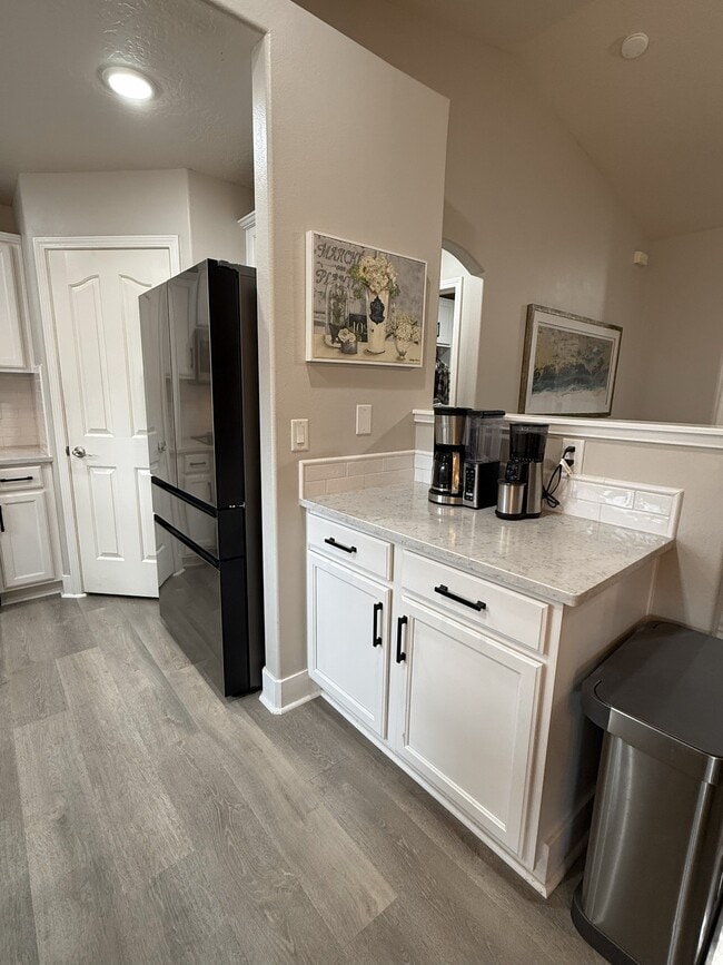 Building Photo - 443 NW Sandpiper Ave