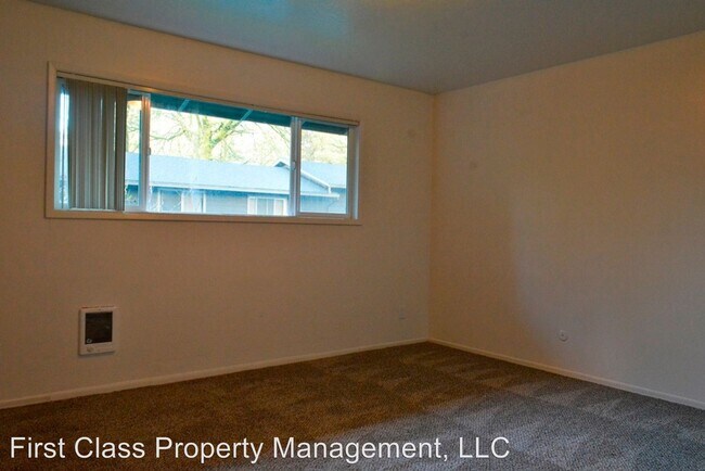 Building Photo - 3855 Lake Grove Ave