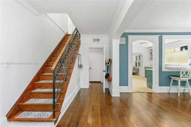 Building Photo - 18 NE 42nd St