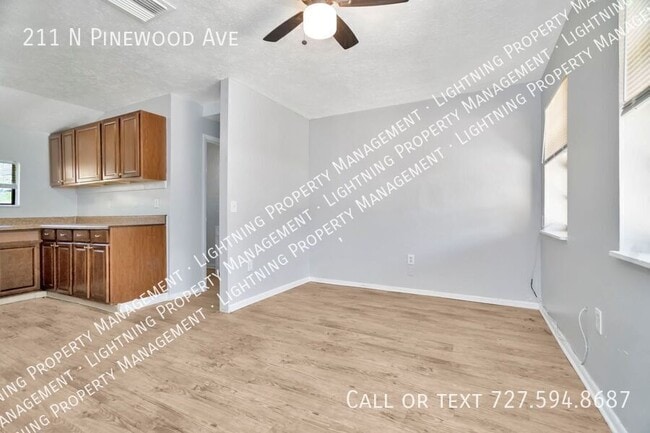 Building Photo - 211 N Pinewood Ave