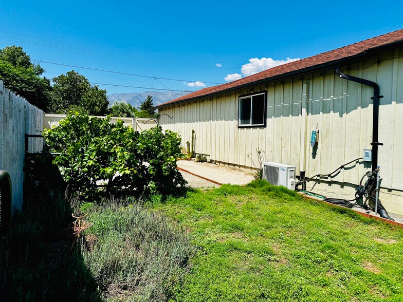Building Photo - 39823 Dutton St