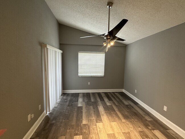 Building Photo - 2871 N Oakland Forest Dr