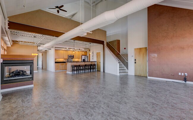 Building Photo - 201 E Las Animas St
