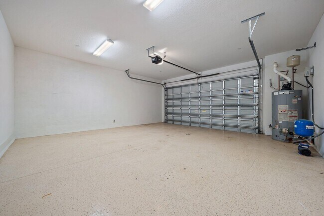 Building Photo - 7112 Edison Pl