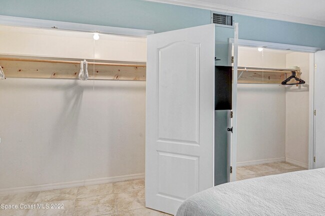 Building Photo - 199 Jimmy Buffett Mem Hwy