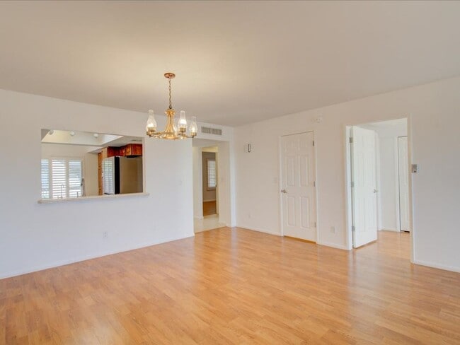 Building Photo - 5526 N Arroyo Grande Dr