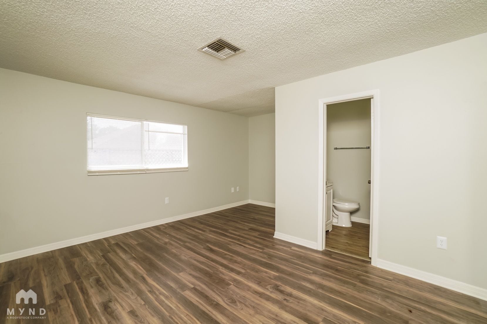 Building Photo - 6009 Applegate Dr