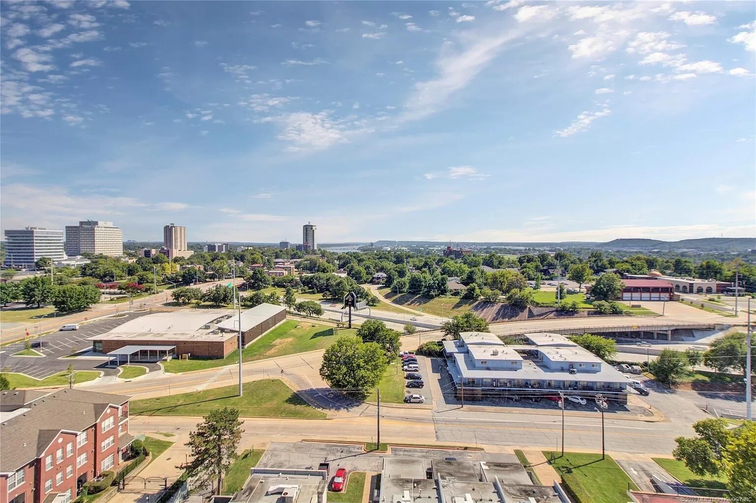 Building Photo - 410 W 7th St #1521