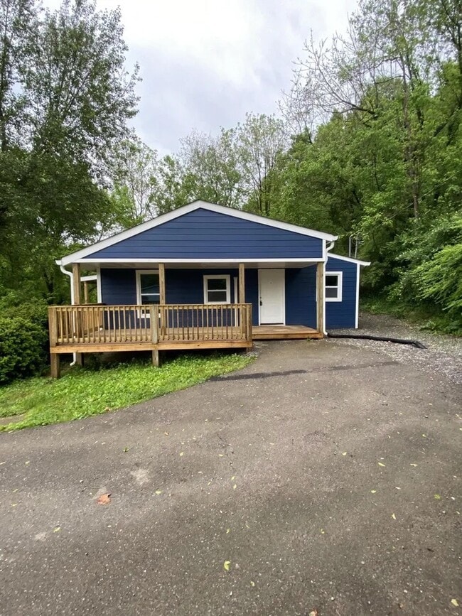 Building Photo - 604 Lester Rd