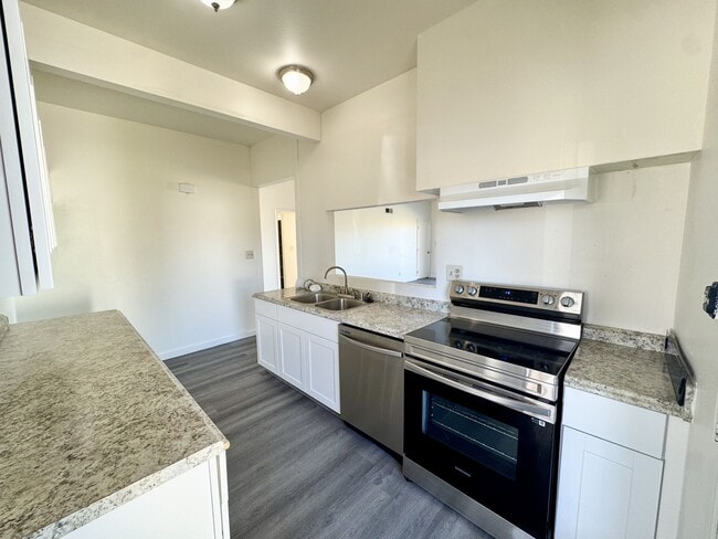 Building Photo - 21331 Heather Pl