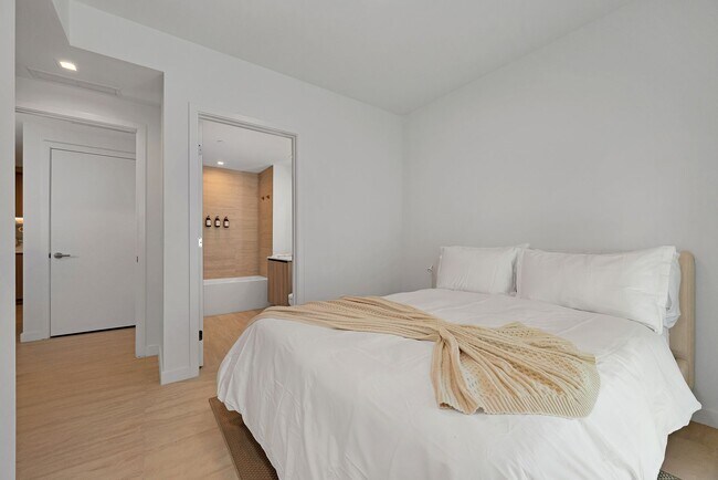 Building Photo - Fully furnished 2-bedroom residence in the heart of Brickell.