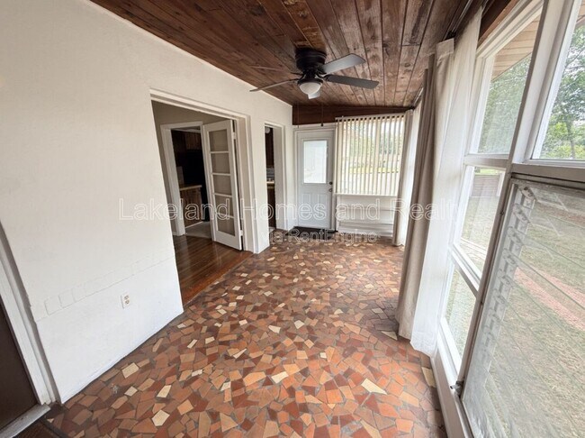 Building Photo - 3115 Buckingham Ave