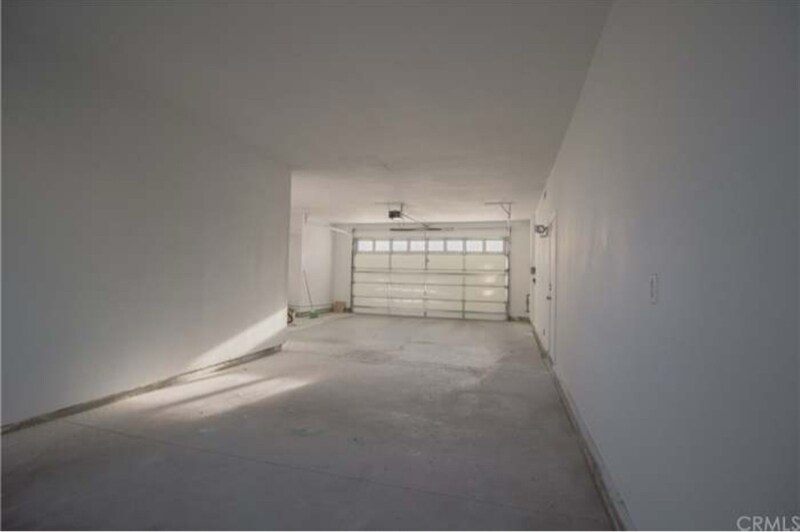 Building Photo - 12983 Leawood St