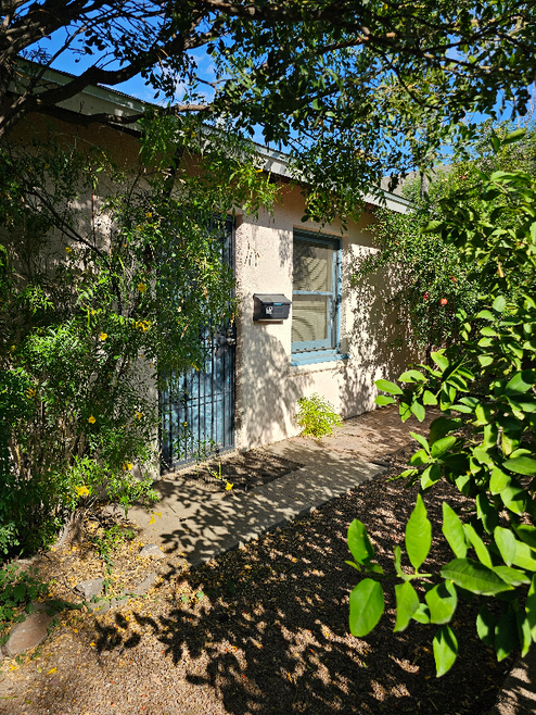 Building Photo - 37 E University Blvd