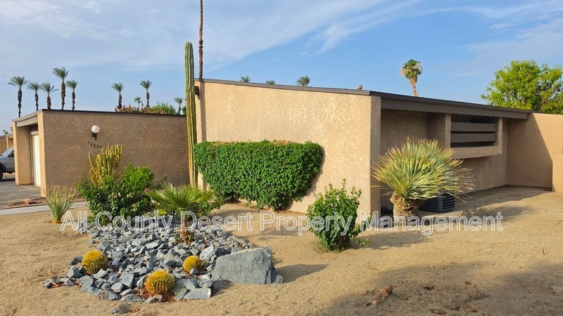 Building Photo - 74204 Catalina Way