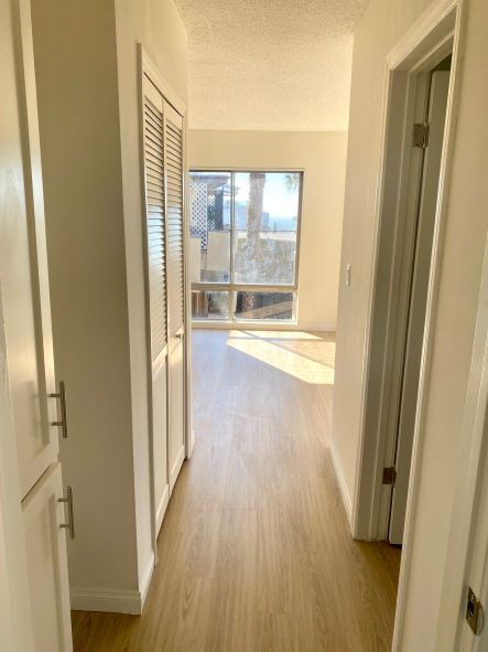 Building Photo - 1140 N Clark St