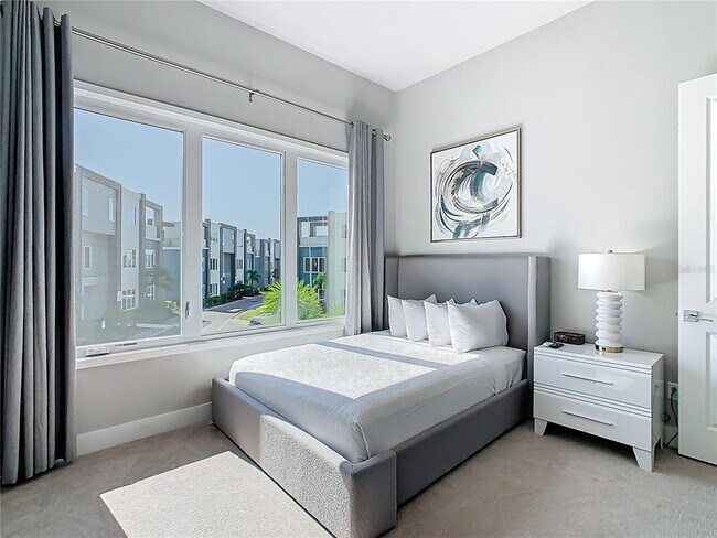 Building Photo - 7740 Sandy Ridge Dr