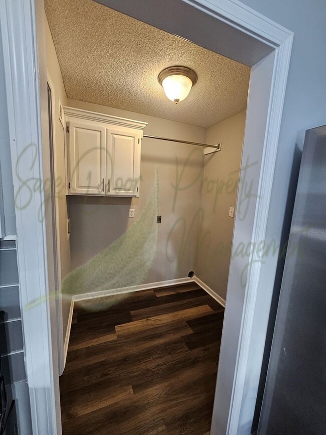 Building Photo - BEAUTIFUL HOME!!!