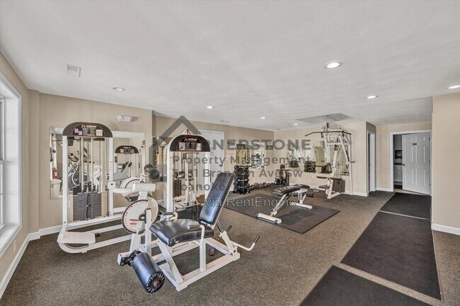 Building Photo - 2737 Russlen Dr