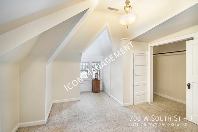 Building Photo - 708 W South St