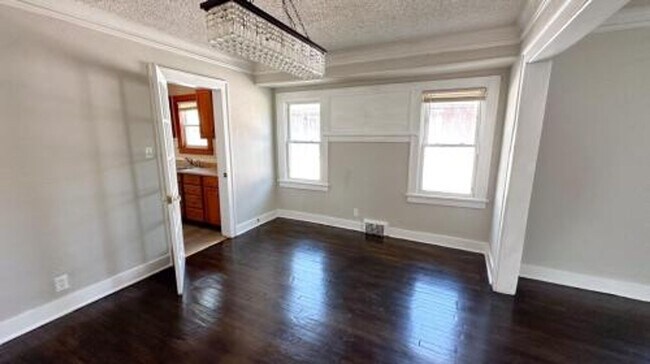 Building Photo - 6508 Paseo Blvd