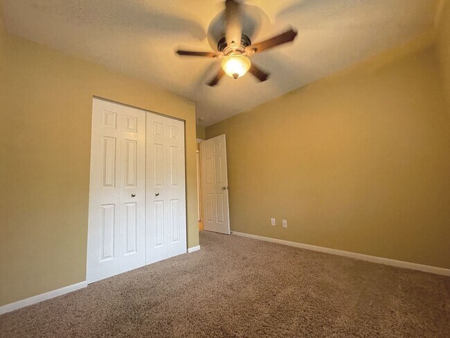 Building Photo - Spacious 2 Bedroom 2 Bathroom Condo in Kalamazoo