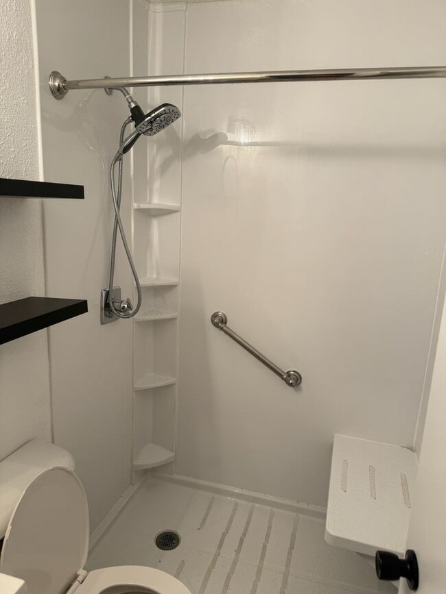 Building Photo - 3 Bedroom 1 Bathroom single family home