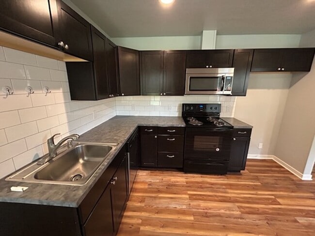 Building Photo - 224go