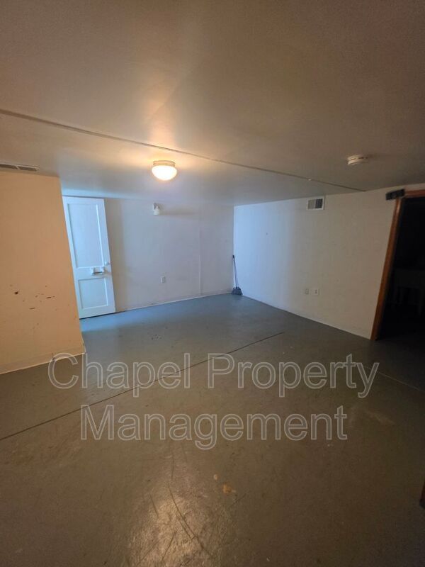 Building Photo - 7943 Temple Rd