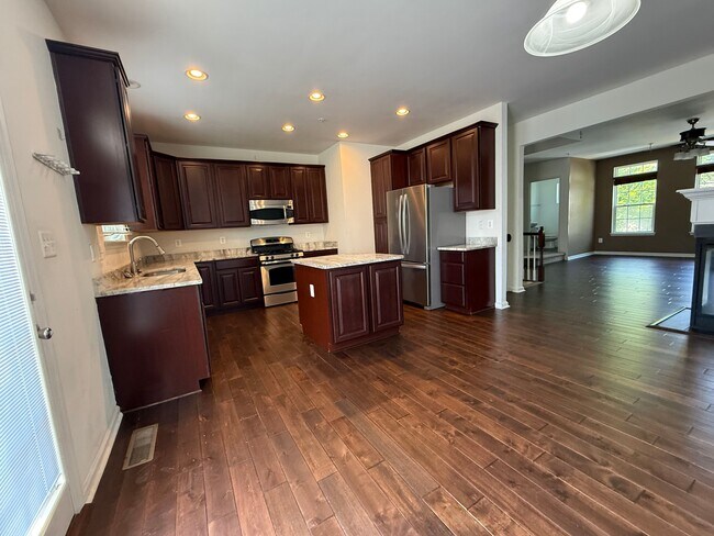 Building Photo - 951 Hall Station Dr