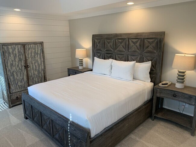 Building Photo - 4230 Old Cherokee St