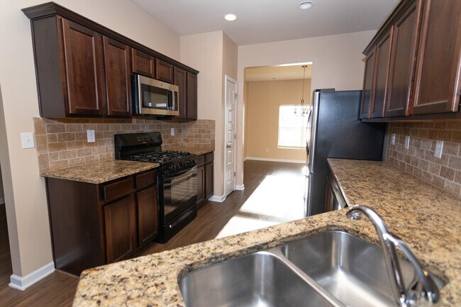 Building Photo - 4632 Southwind Rd