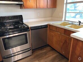 Building Photo - "Charming 3-Bedroom home with 2 Full Baths...