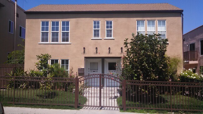 Building Photo - 1263 S Plymouth Blvd