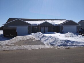 Building Photo - 3 Bedroom Duplex