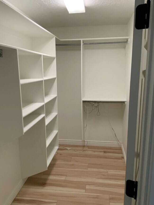 Building Photo - Updated Charleston Heights Townhome