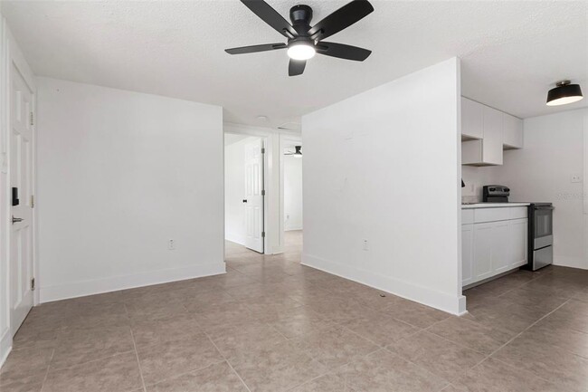 Building Photo - 6713 S Kissimmee St