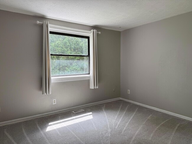 Building Photo - 2348 Warfield Dr
