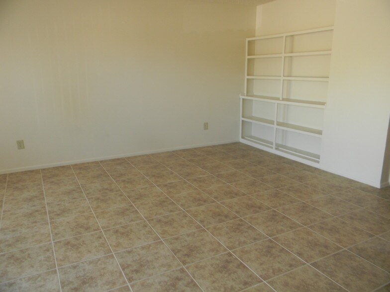 Building Photo - 13230 N 21st Pl