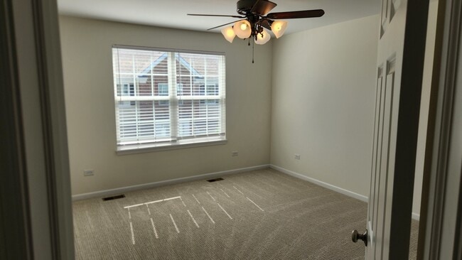 Building Photo - 4444 Monroe Ct