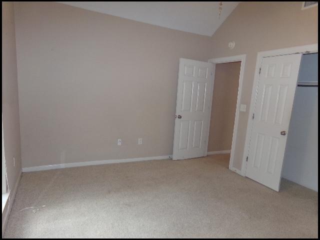 Building Photo - 303 Hidden Meadows Dr