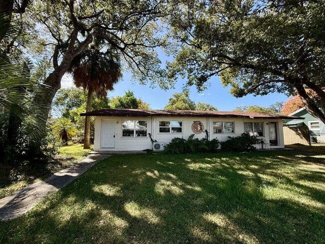 Building Photo - Affordable 1 Bedroom / 1 Bathroom Located ...