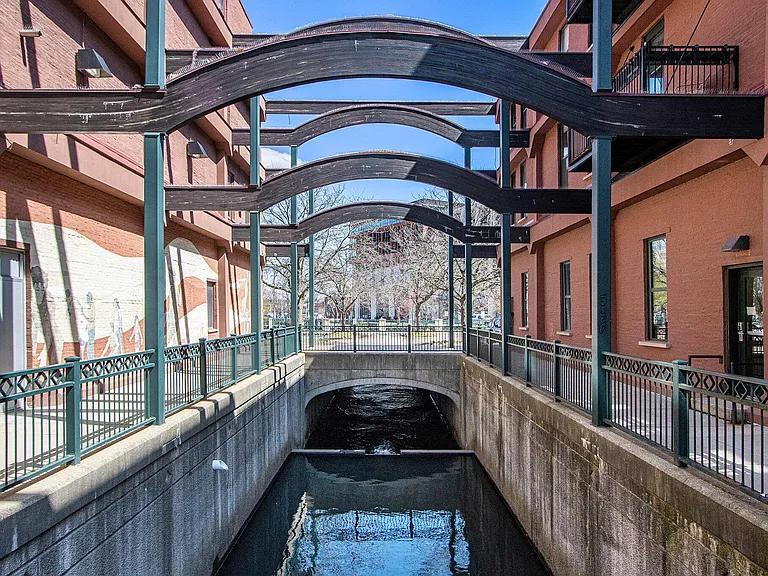 Building Photo - 222 N Kalamazoo Mall