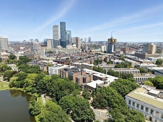 Building Photo - 70 Fenway