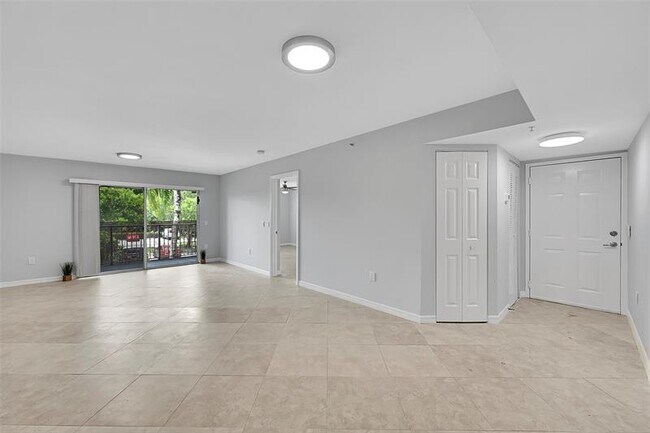 Building Photo - 5005 Wiles Rd