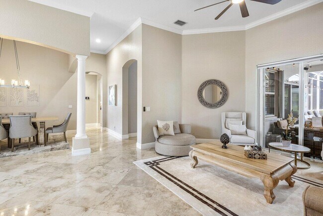 Building Photo - 4675 Manderly Dr