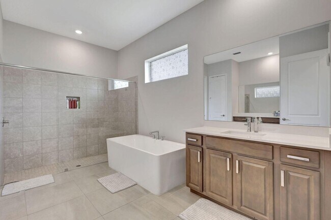 Building Photo - 870 Hookline Cir