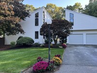 Building Photo - 15 Thoreau Dr