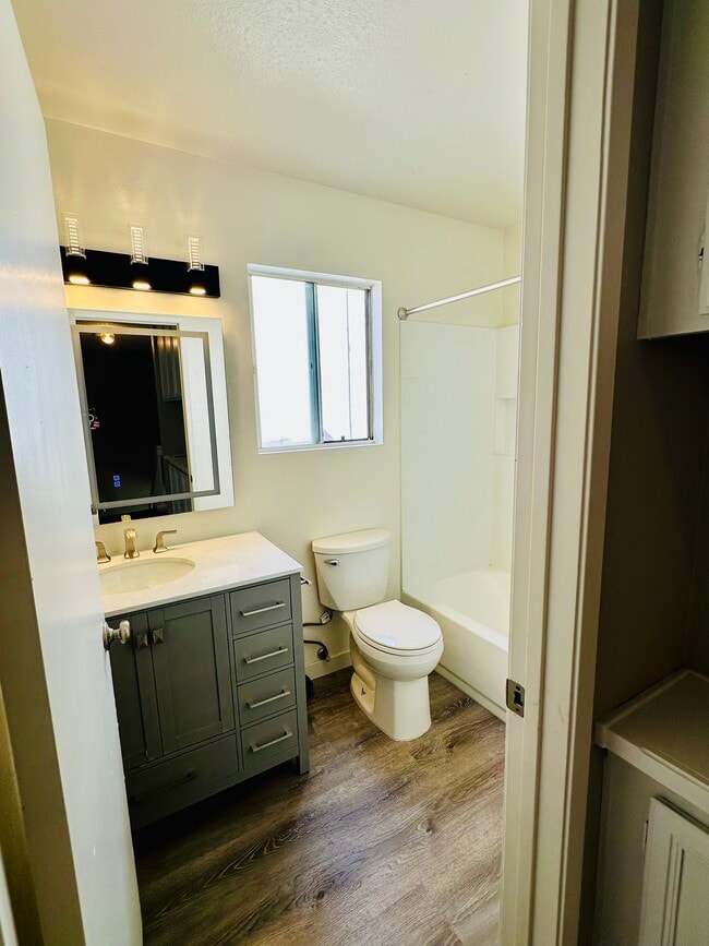 Building Photo - 2089 Manzana Way